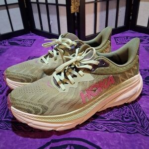 Hoka Challenger 7 Womens Green All Terrain Running Shoes Great Condition!